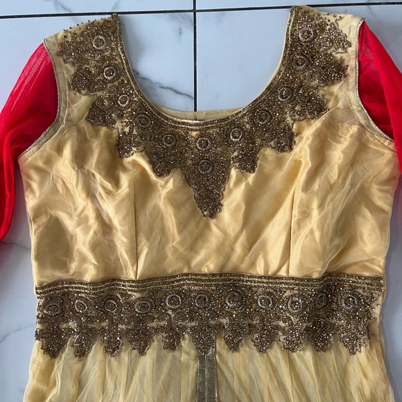 Red and gold Indian Pakistani Punjabi Lehenga - Picture 6 of 6